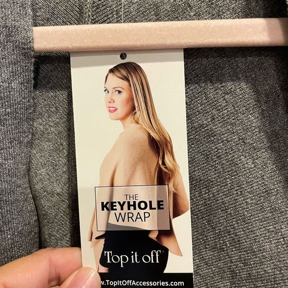 Top It Off The Keyhole Wrap Womens Gray Sweater Shawl OS Open Front Knit NWT - Picture 7 of 9